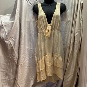 Chic Creamy Yellow Midi Dress with Tie Front